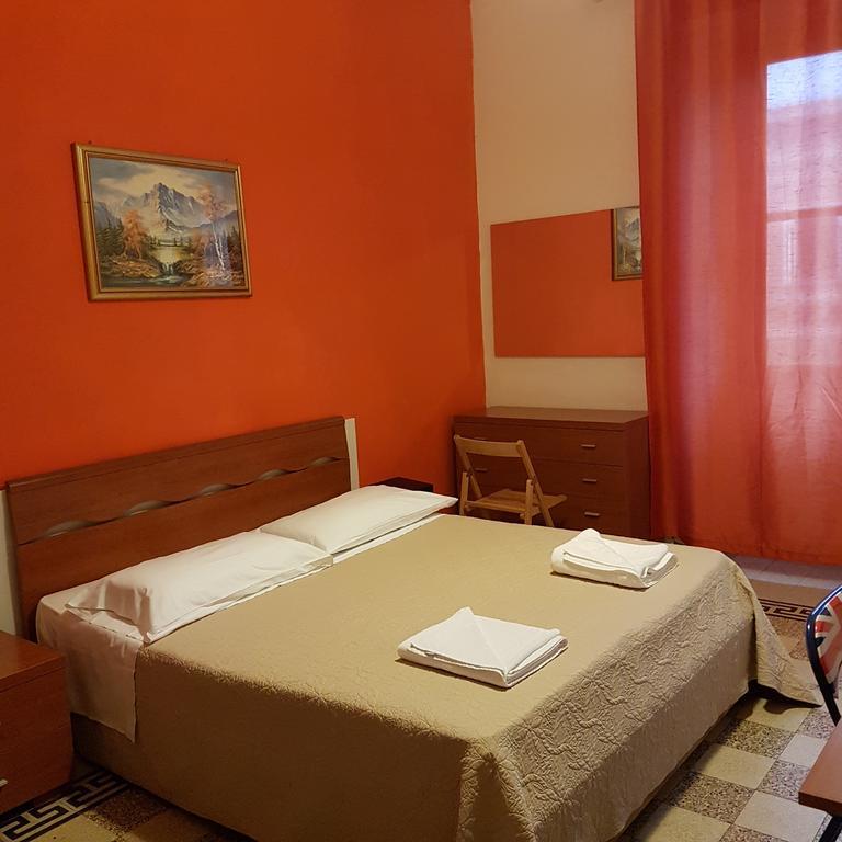 Guesthouse Ava Рим Екстериор снимка