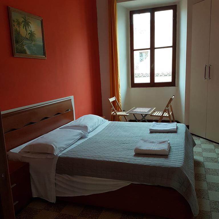 Guesthouse Ava Рим Екстериор снимка