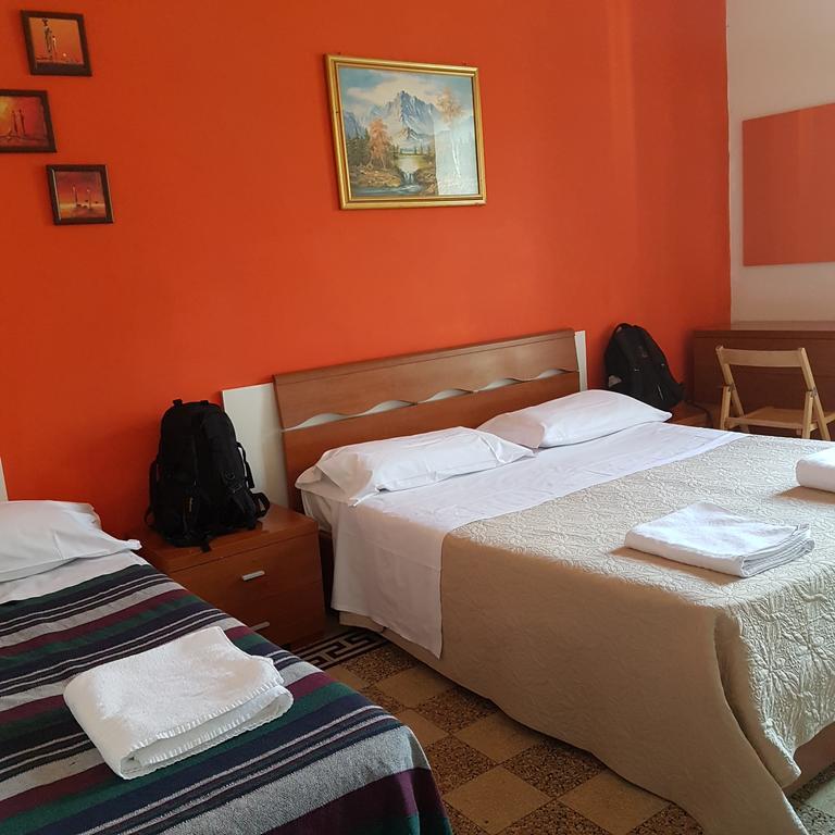 Guesthouse Ava Рим Екстериор снимка